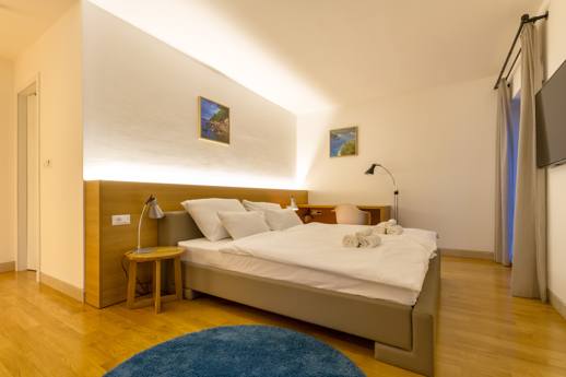 villa amalia bedroom