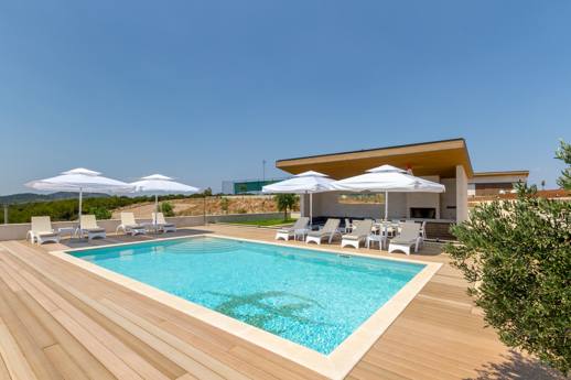 villa amalia pool